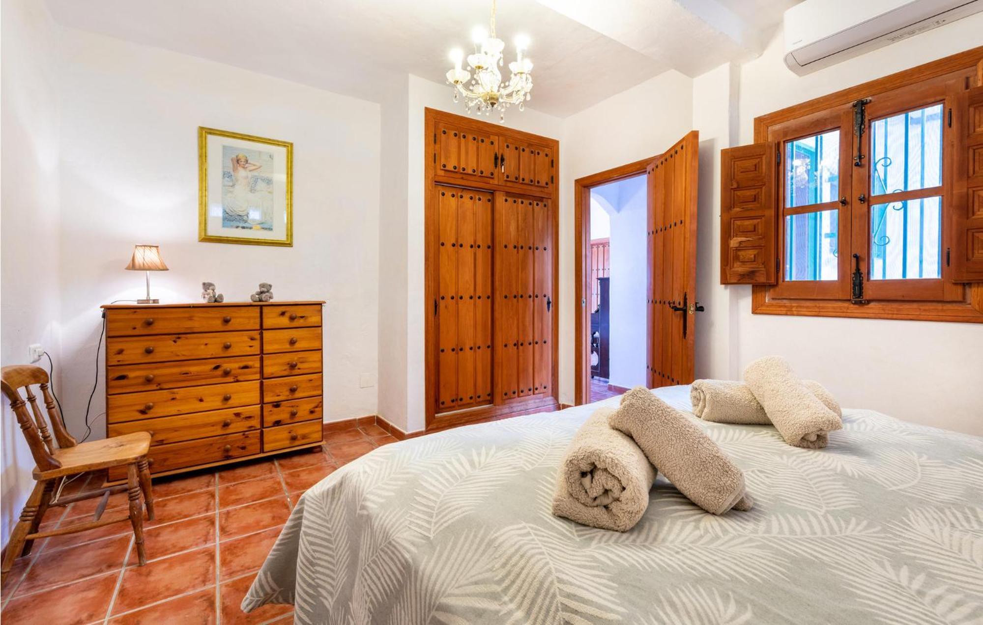 Pet Friendly Home In Iznate With Kitchen Málaga Eksteriør billede